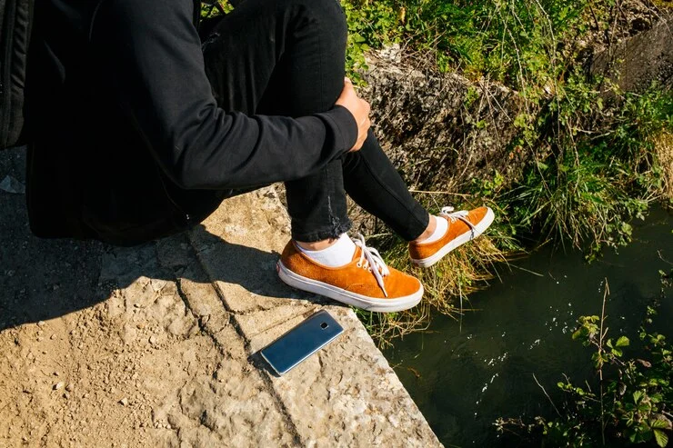 Radical Shoes Contact